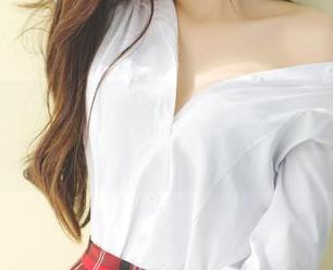 GIRLT果团网 – 尹意纯：你绝对想不到，这全套礼服图包里藏着什么幽默！