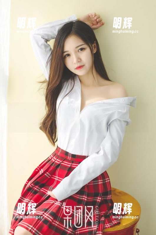 GIRLT果团网-尹意纯 GIRLT果团网 - 尹意纯:你绝对想不到,这全套礼服图包里藏着什么幽默!