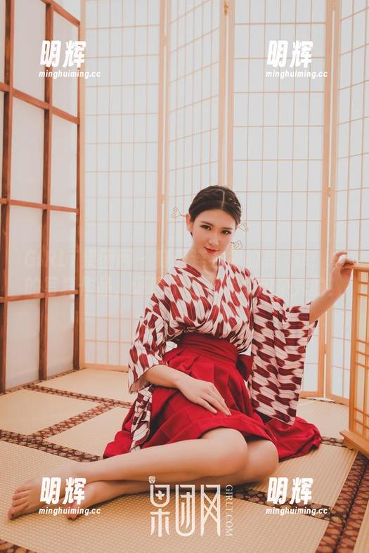 GIRLT果团网-龚玥菲 GIRLT果团网 - 穿着连衣裙的龚玥菲:她的写真作品,证明了夏天就是用来秀的!