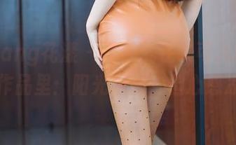 HuaYang花漾 – 夏天就在朱可儿的写真作品里：阳光明媚，但心感凉
