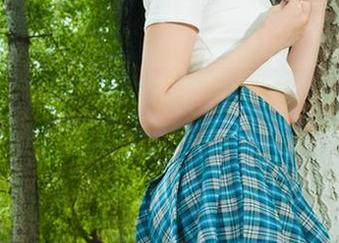 Ligui丽柜 – 私房的秋晨和她的纯白写真，还真是让我心里五味杂陈。