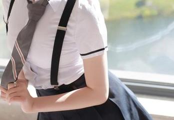 MFStar模范学院 – 草莓兔兔泳池写真大泄露，快来下载这些水中仙女的秘密！