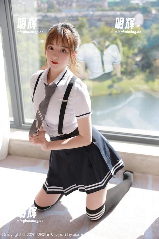 MFStar模范学院-草莓兔兔 MFStar模范学院 - 草莓兔兔泳池写真大泄露,快来下载这些水中仙女的秘密!