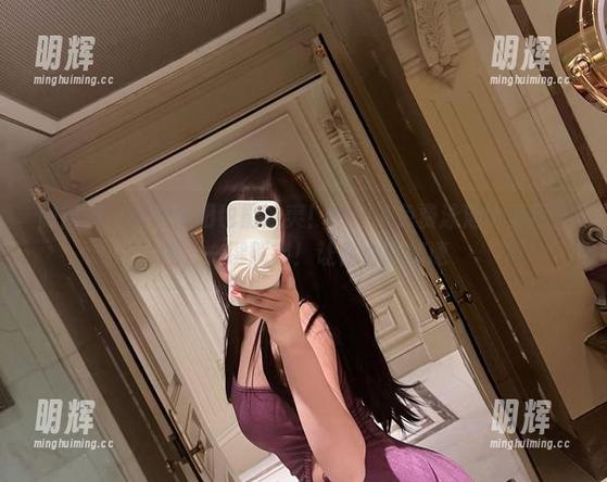 微密圈 - 不晒太阳也能冰爽！MIYA免费泳池比基尼套图，一键解锁！让你心跳加速
