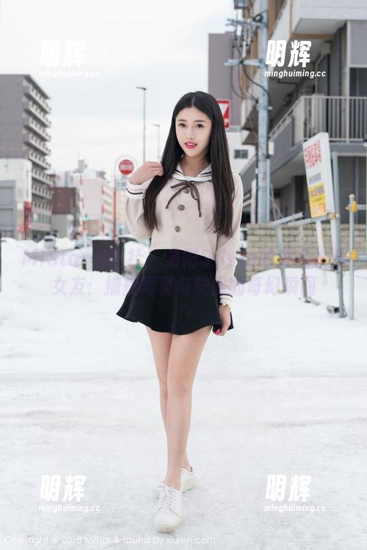 MiStar魅妍社 - 易阳Silvia的波希米亚女友：捕捉写真与壁纸的奇幻瞬间