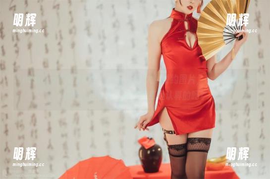 Natsuko夏夏子 Natsuko夏夏子的全套碧蓝航线-大凤誓约图片,色彩和氛围都很赞,但,呃,背景选择是认真的吗?