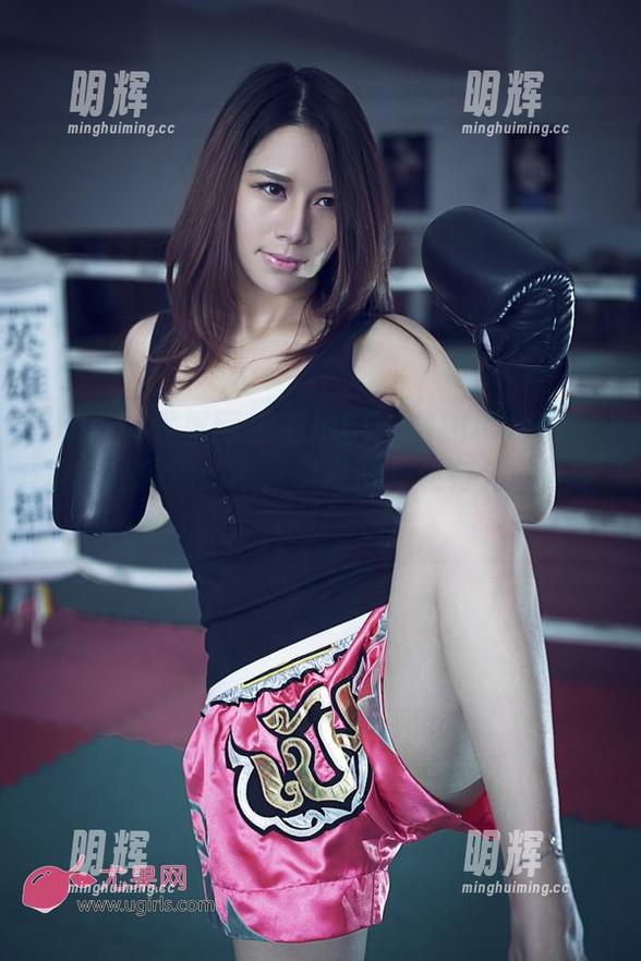 UGirls尤果网-若彤BOOMBOOM UGirls尤果网 - 若彤BOOMBOOM的浴室作品精选:不只是淋浴,还有无限可能!
