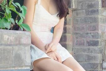 UGirls尤果网 – 谭晓彤的红裙私拍图集，让你暂时忘掉减肥的痛苦！
