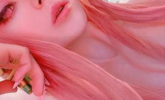 定制你的视觉体验：跟随Vinnegal和她的奶牛