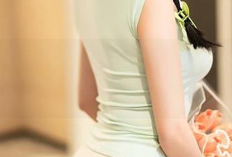 Xiuren秀人网 – Angela小热巴与她的礼服美图，告诉你啥叫‘仙’！