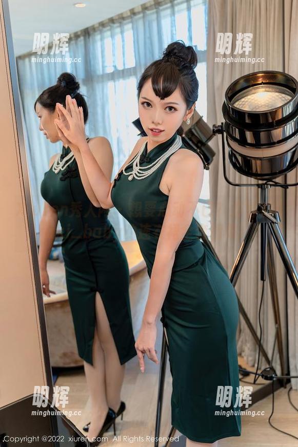 Xiuren秀人网-Suki_baby Xiuren秀人网 - 想要心动不已?来看看Suki_baby的连衣裙全套图集!