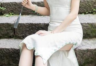 Xiuren秀人网 – e宝小野猫水手服大揭秘：被海浪和阳光包围的甜蜜合集。