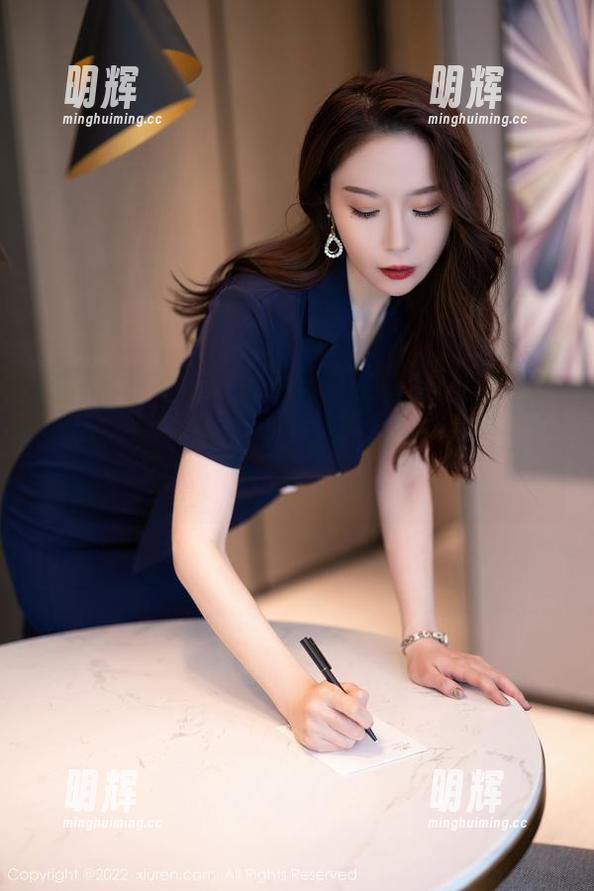 Xiuren秀人网 - 优琪琪子yuki的自拍作品：让你的手机相册感受到自信满满的压力！