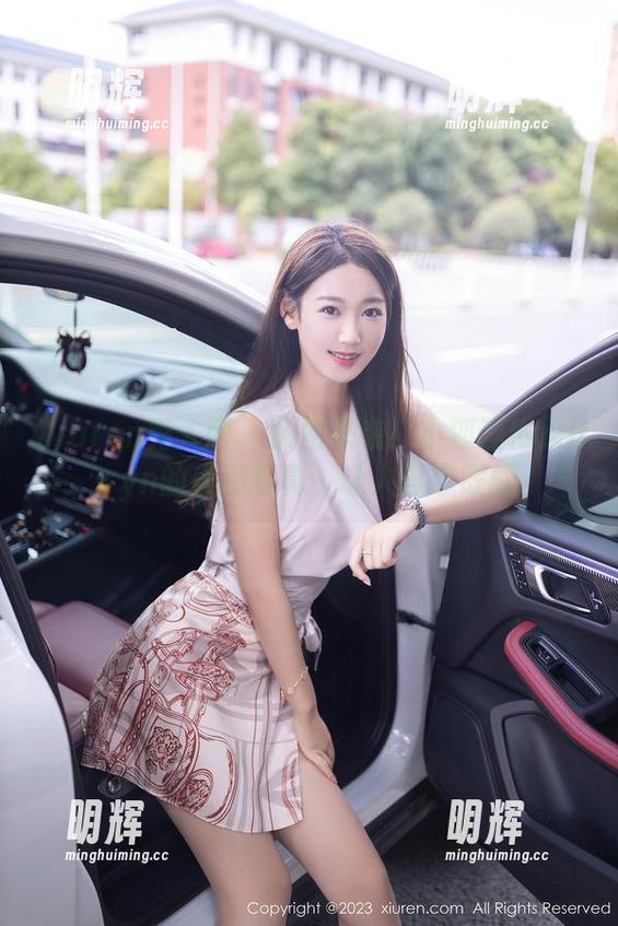 Xiuren秀人网-小狐狸Kathryn Xiuren秀人网 - 原图来袭!小狐狸Kathryn的美脚写真,让人浮想联翩