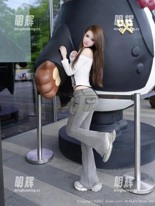 Xiuren秀人网 - 连衣裙重磅登场，小薯条nienie全集下载绝对让你惊艳！