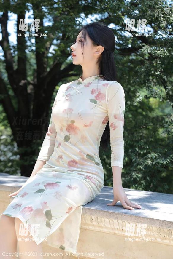 Xiuren秀人网 - 小蛮妖_honey的红裙在线高清大冒险：每张都像是在撩你！