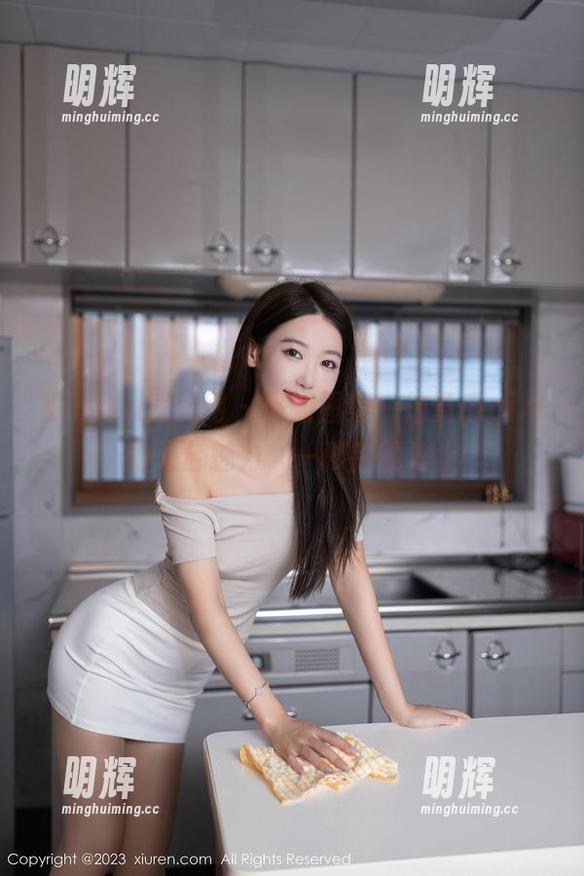 Xiuren秀人网-拍黄瓜girl Xiuren秀人网 - 最新图集:拍黄瓜girl的天台魅力,一秒钟就爱上