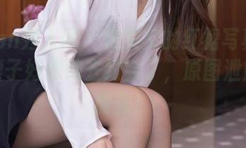 Xiuren秀人网 – 林文文的红裙写真集：那条裙子好像跑去约会了，原图泄露它的甜蜜！