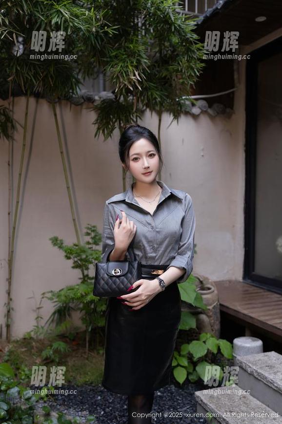 Xiuren秀人网 - 当陈茜妮zoe遇上校园风景：这组图片你绝对想给朋友炫耀！