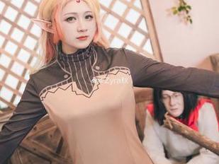 来看看，Zyra秋的新写真更新！大凤竟然提醒我秋天的缥缈感觉。