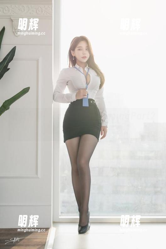 Zzyuri 最新写真!Zzyuri的BluemingPart2,竟然充满了少女的气息。