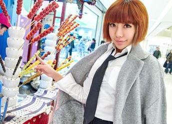 aiss – 这组写真，索菲穿的连衣裙不愧是焦点，简直让人没法自拔