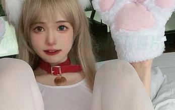 倦倦喵的书包：你猜JK的写真照片里能不能找到我的零食？