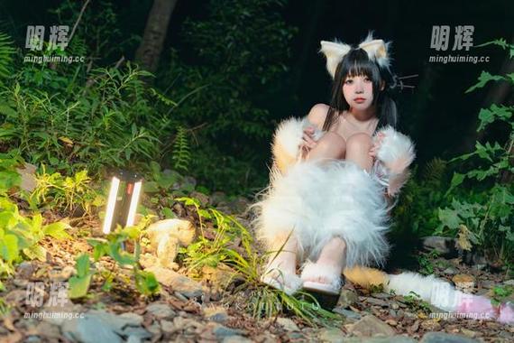 咬人小小兔 咬人小小兔的花间漫游:再见偷花人,带你看原图!