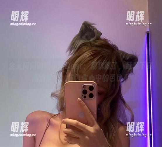 金光闪闪的啾小妍Deer：别犹豫了，赶紧下载高清壁纸，成为你心中的芭比！