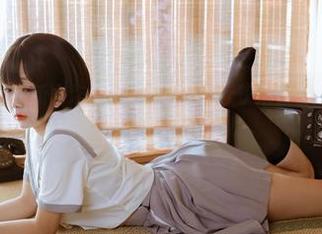 “喵糖映画”最新力作出炉：网袜少女，快来看看她的无辜与魅惑交织！