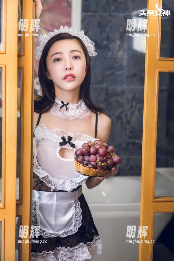 头条女神-尹菲 头条女神 - 听我说,尹菲纯白套图是精选的无奈,你懂的对吧?