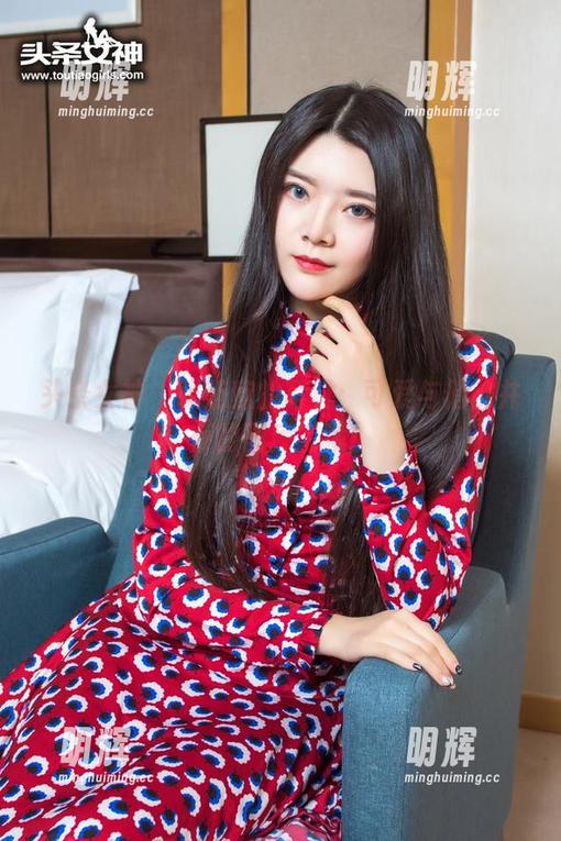 头条女神-张蓝欣 头条女神 - 张蓝欣的写真:可爱与俏皮并存的图库宝藏!