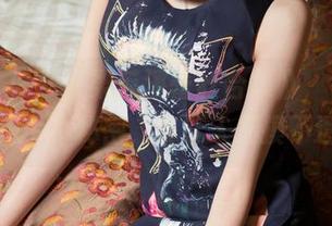 头条女神 – 《梁芮溪蕾丝合集》，每一张都是个小秘密，真让人捉摸不透。