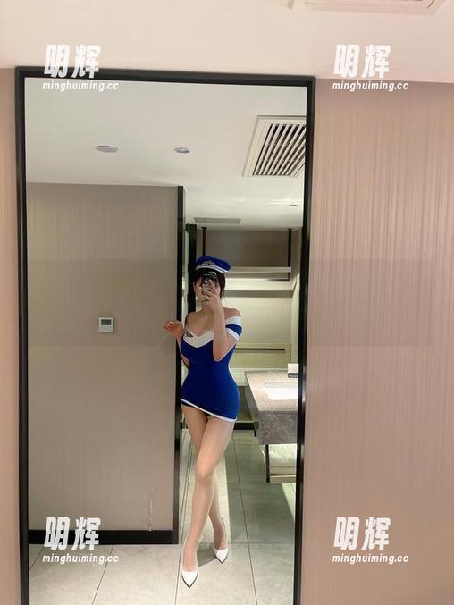 微密圈 - 奶宝妹纸的套图，为什么今天有种狂野的美感呢？