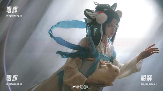 跟着奶狮不咬人走进奶牛的美图世界，感受视觉的奶糖味！