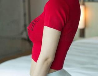 尤果网 – 在Angela楚楚长腿的千万姿态中迷失，图集解锁，下载即刻进入腿部梦境！