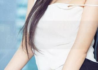 尤果网 – 娜露的棉袜：这组写真合集能让你重新审视“短袜”定义。