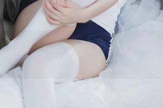 是三不是世w的玩乐人生：走进小僵尸的写真天地