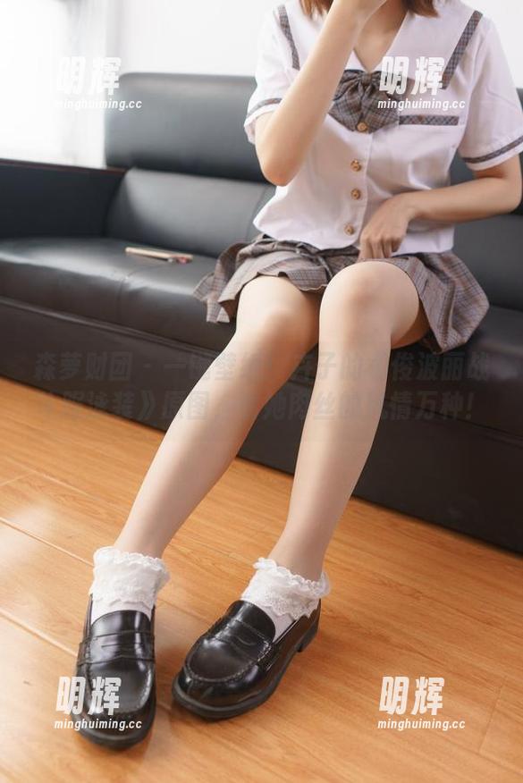 森萝财团-卉子 森萝财团 - 一键壁纸!卉子的《绫波丽战斗服泳装》原图,看她肉丝的风情万种!