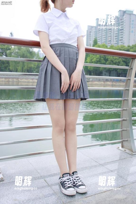 森萝财团 森萝财团再发力:黑丝水手服图包,简直让我在屏前捂脸!