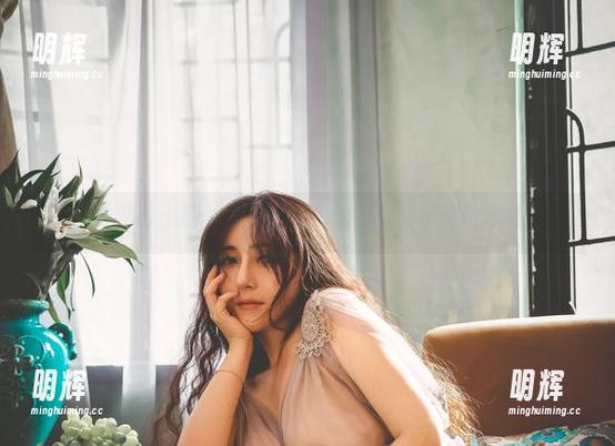 樱晚gigi 樱晚gigi的秘书,千种情绪在写真中悄然流转