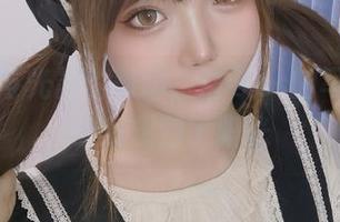 黑吊带与光影的舞蹈，洛可ss的写真原图让我想到了阳光