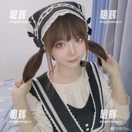 黑吊带与光影的舞蹈，洛可ss的写真原图让我想到了阳光