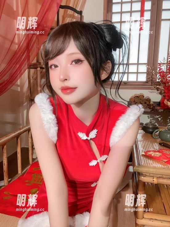 分享清水由乃的高清之旅：探秘爱宕婚纱的魅力