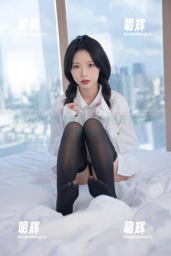 清水由乃 清水由乃的雪女写真:冰冷外表下藏着的热情火焰!