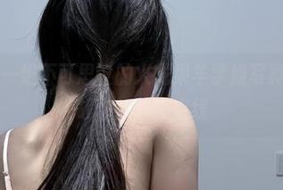 微密圈 – 一组不可思议的火龙果羊学姐写真图包，挑战你的审美底线