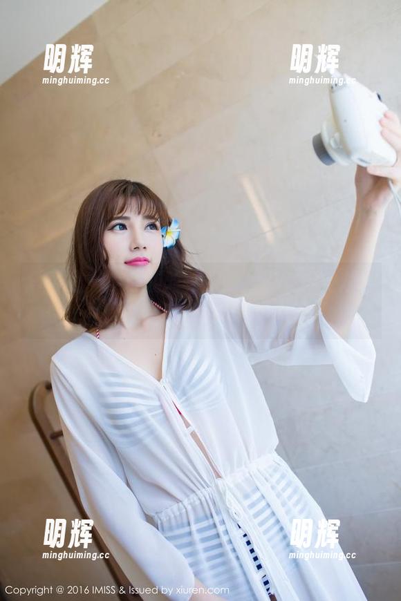 爱蜜社-小丽莎萌萌哒 爱蜜社 - 争锋相对,小丽莎萌萌哒和她的丝袜:精选图片中的隐秘游戏!