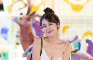 爱蜜社 – 张思允Nice的睡衣图集：好想下载回家的那种感觉～