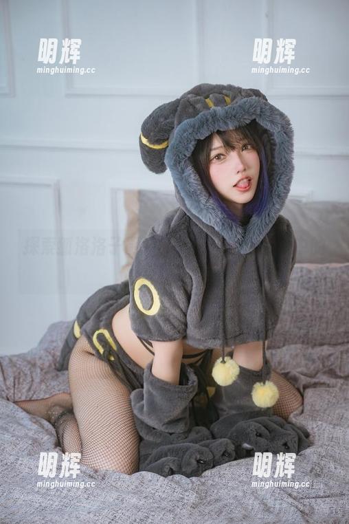 探索狐洛洛子厨娘的秘密：图包资源中的美味瞬间