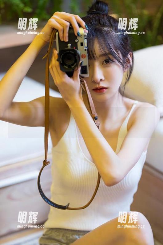 王羽杉 最新写真了解一下!王羽杉的镂空风潮,再不看就过时了!